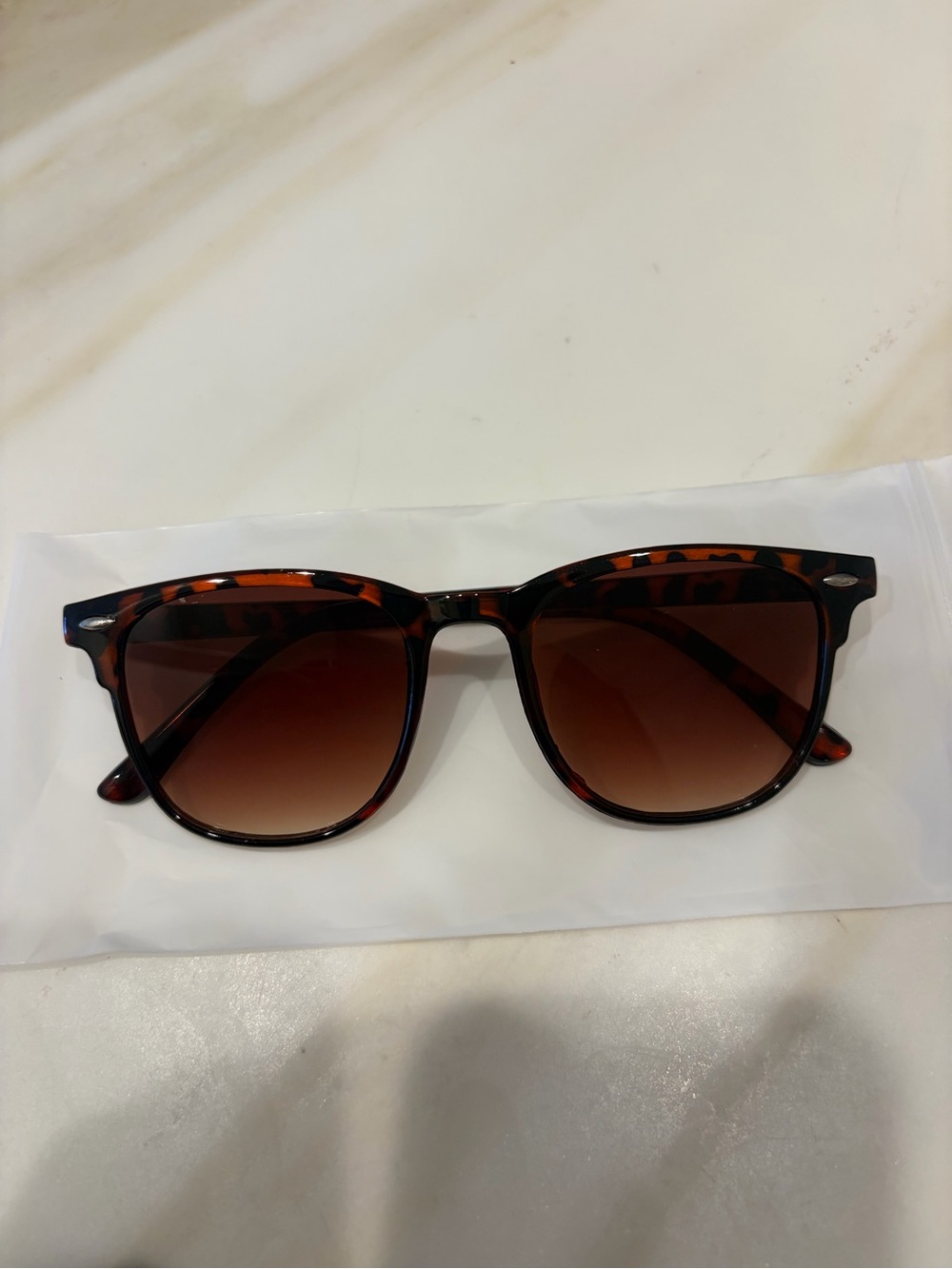 Tortoiseshell Sunglasses with Brown Gradient Lenses